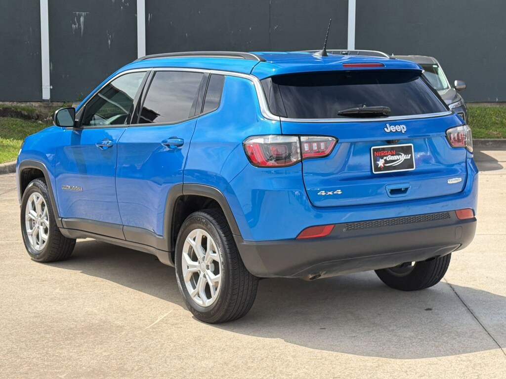 Used 2024 Jeep Compass Latitude SUV