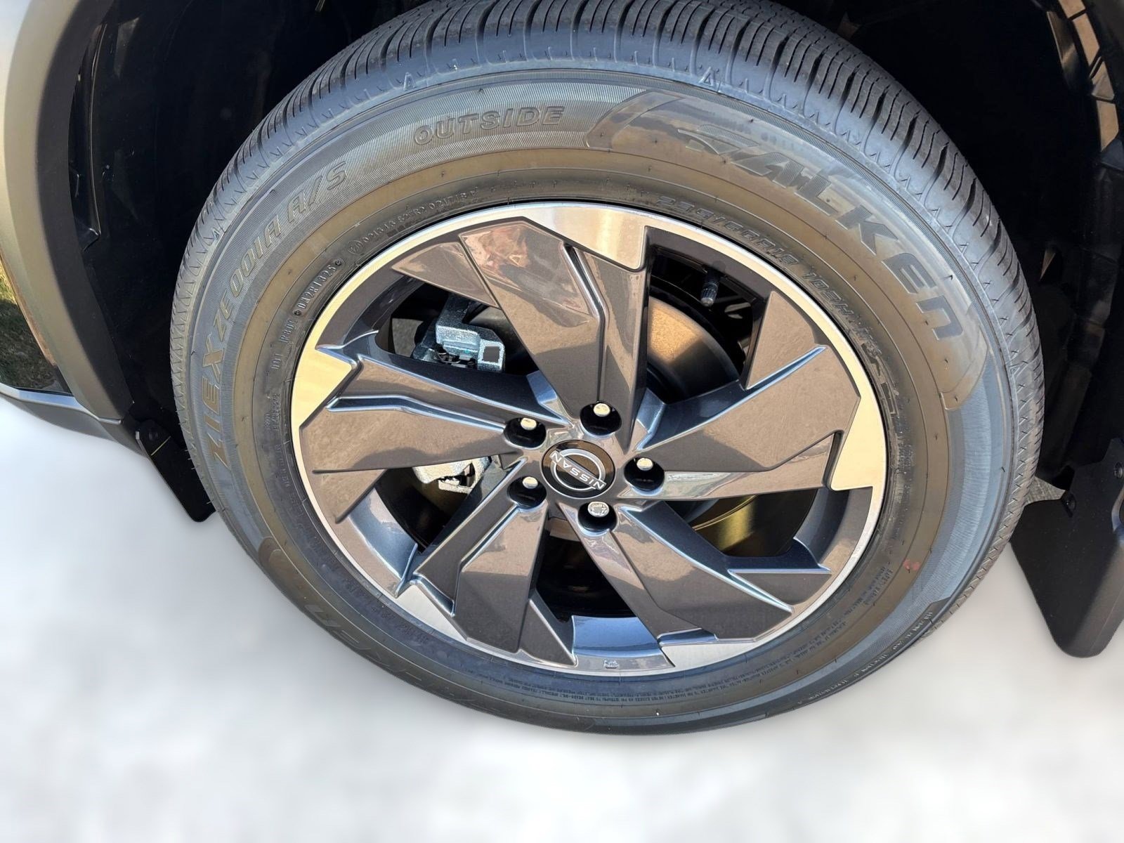 2026 Nissan Rogue SV - Photo 12