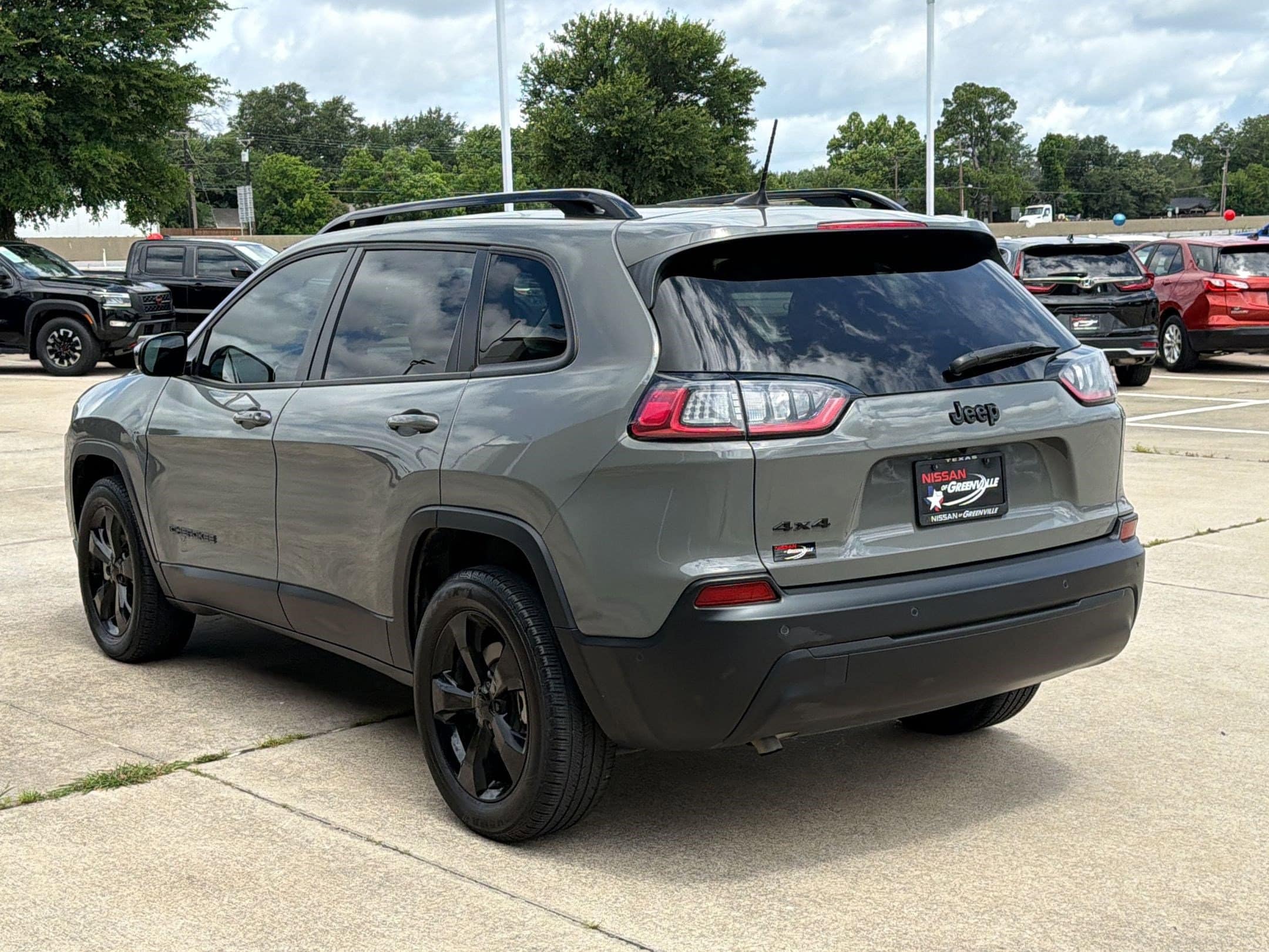 Cherokee Altitude Lux SUV