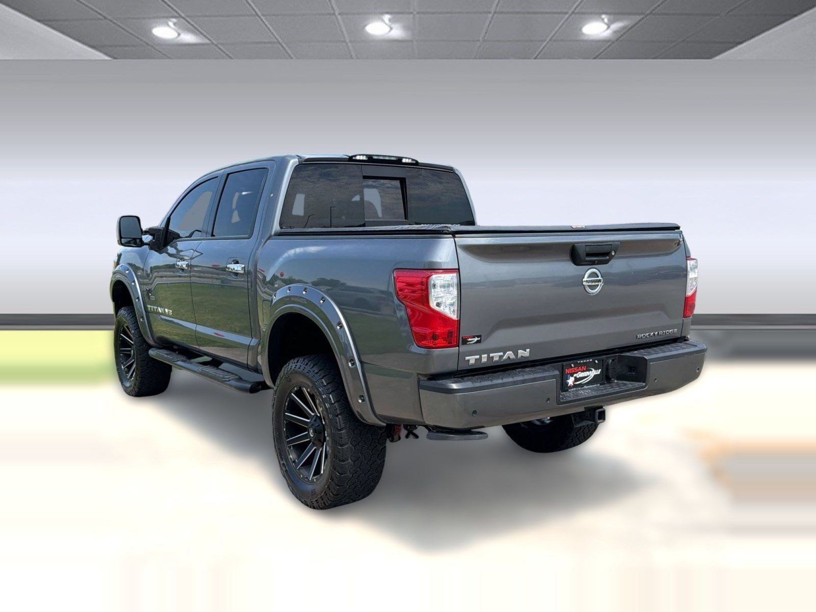 Titan SV Truck Crew Cab
