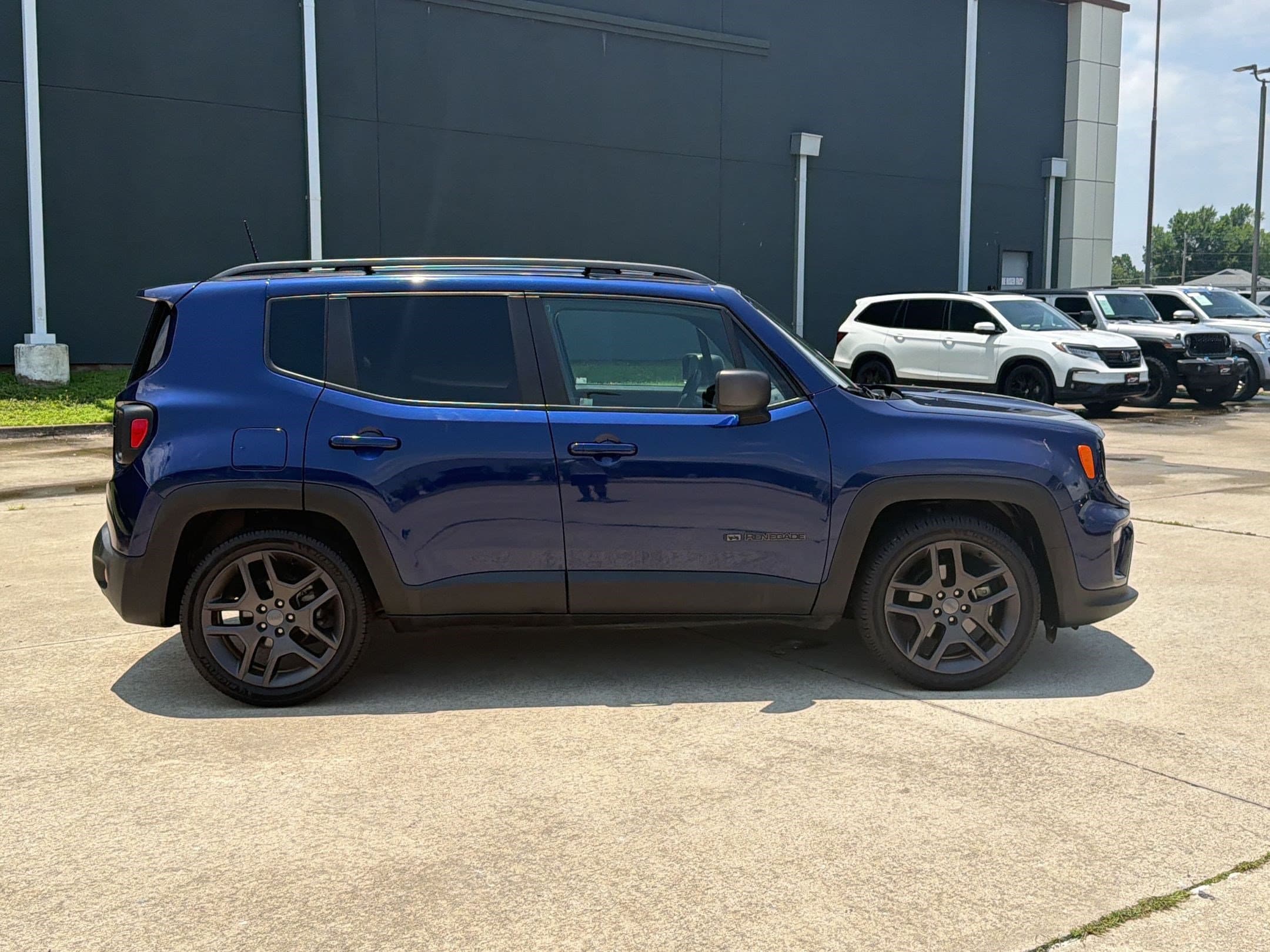 Renegade Latitude SUV