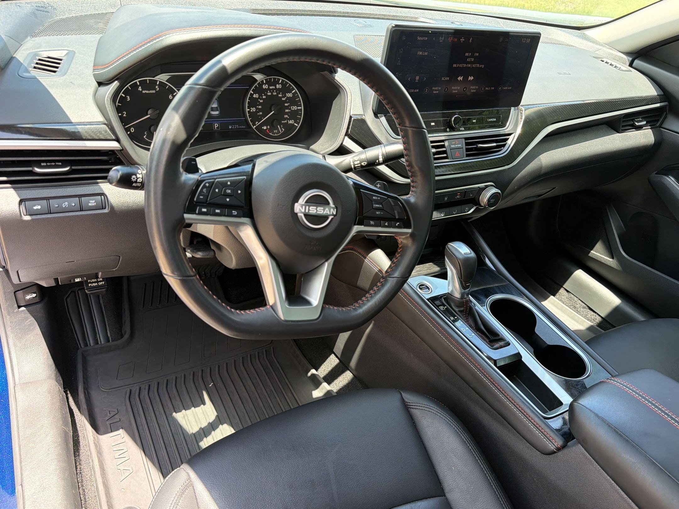 Altima 2.5 SR Sedan