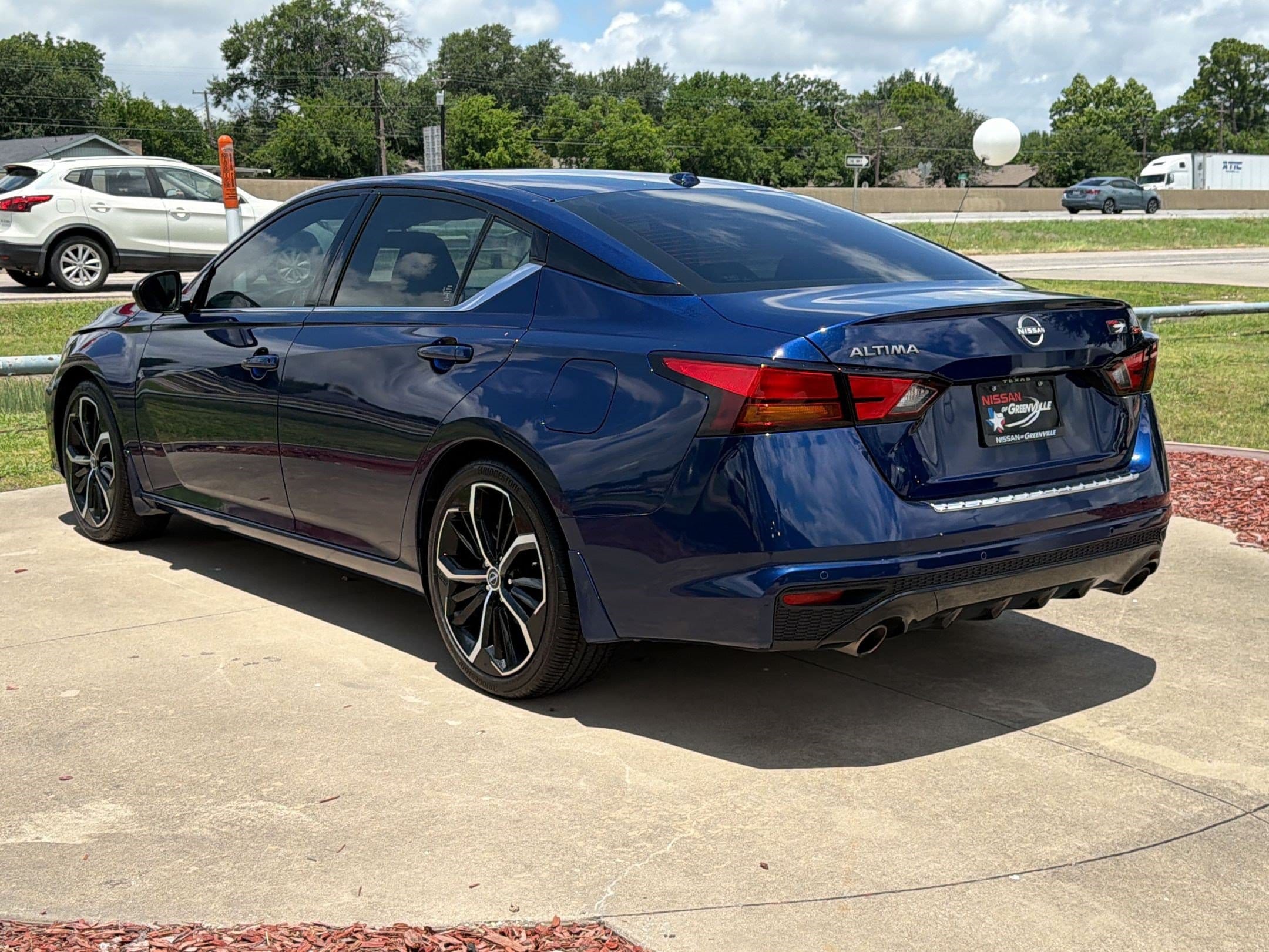 Altima 2.5 SR Sedan