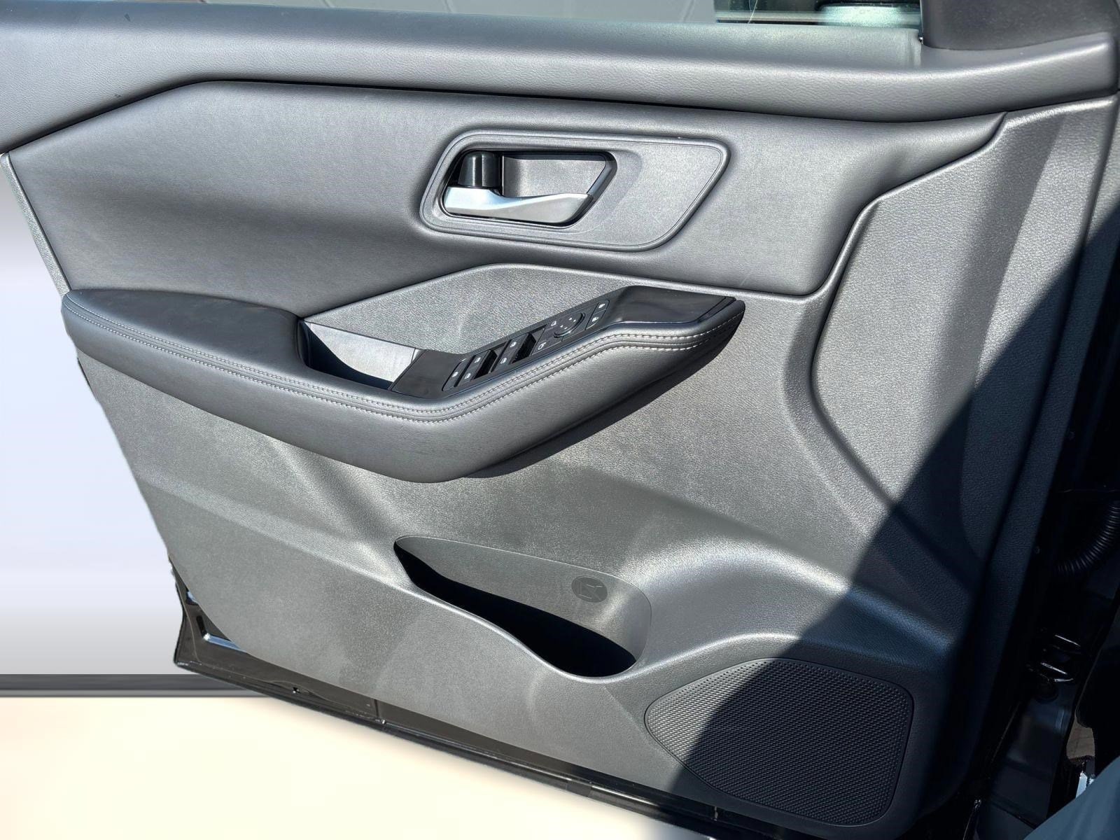 2026 Nissan Rogue SV - Photo 23