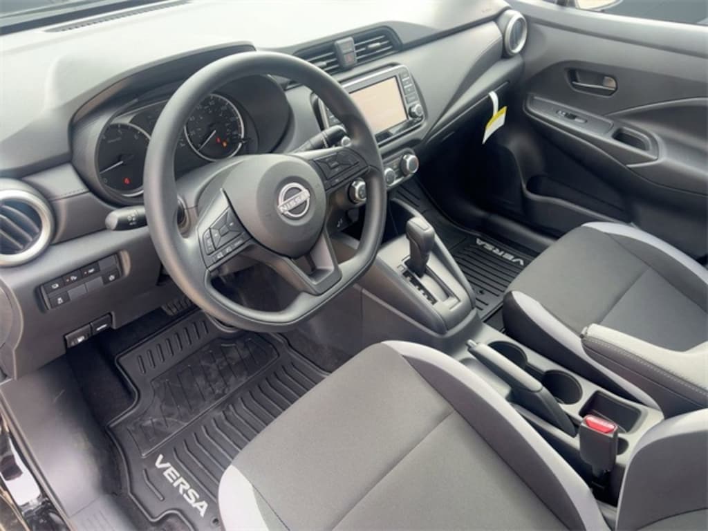 New 2025 Nissan Versa 1.6 S Sedan