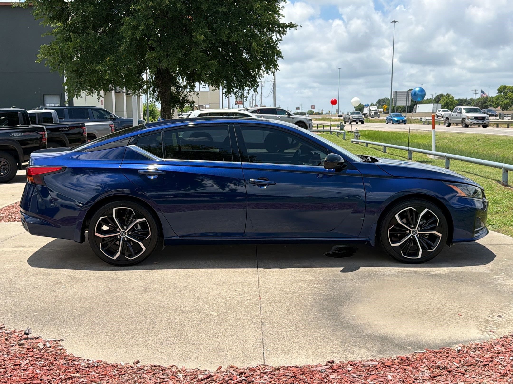 Altima 2.5 SR Sedan