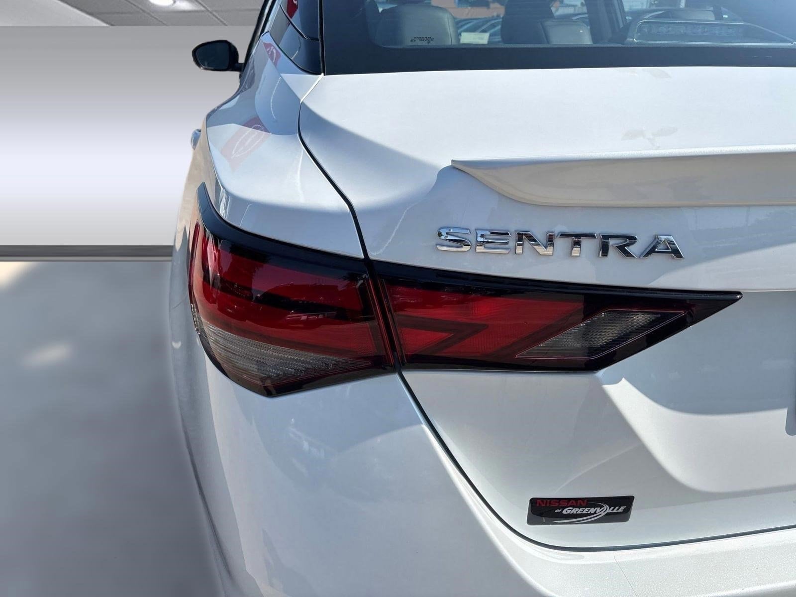 2025 Nissan Sentra SR - Photo 13
