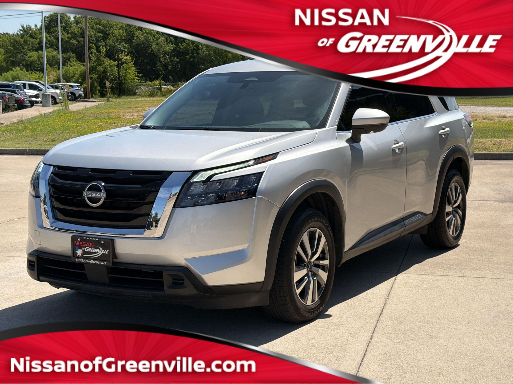 Used 2023 Nissan Pathfinder SV