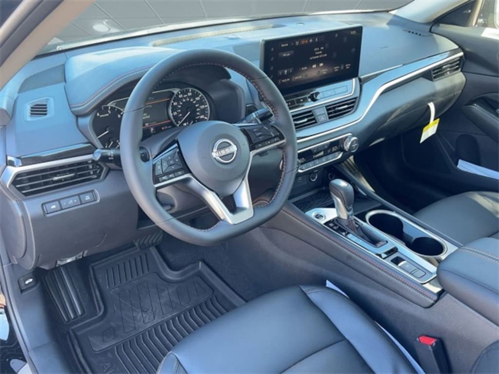 New 2025 Nissan Altima SR Sedan