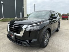 2025 Nissan Pathfinder S SUV