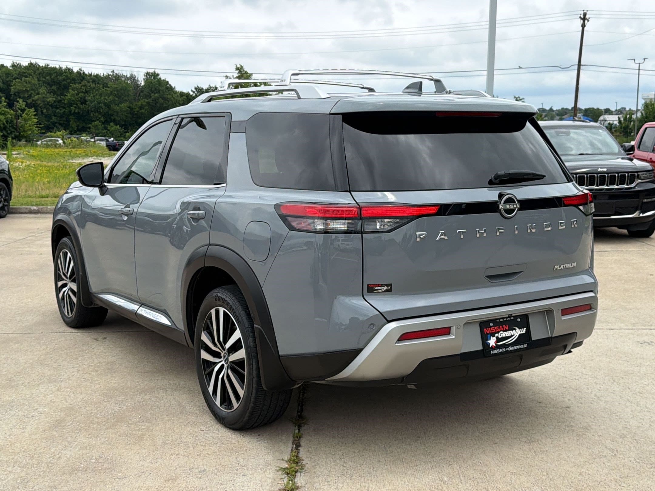 Pathfinder Platinum SUV
