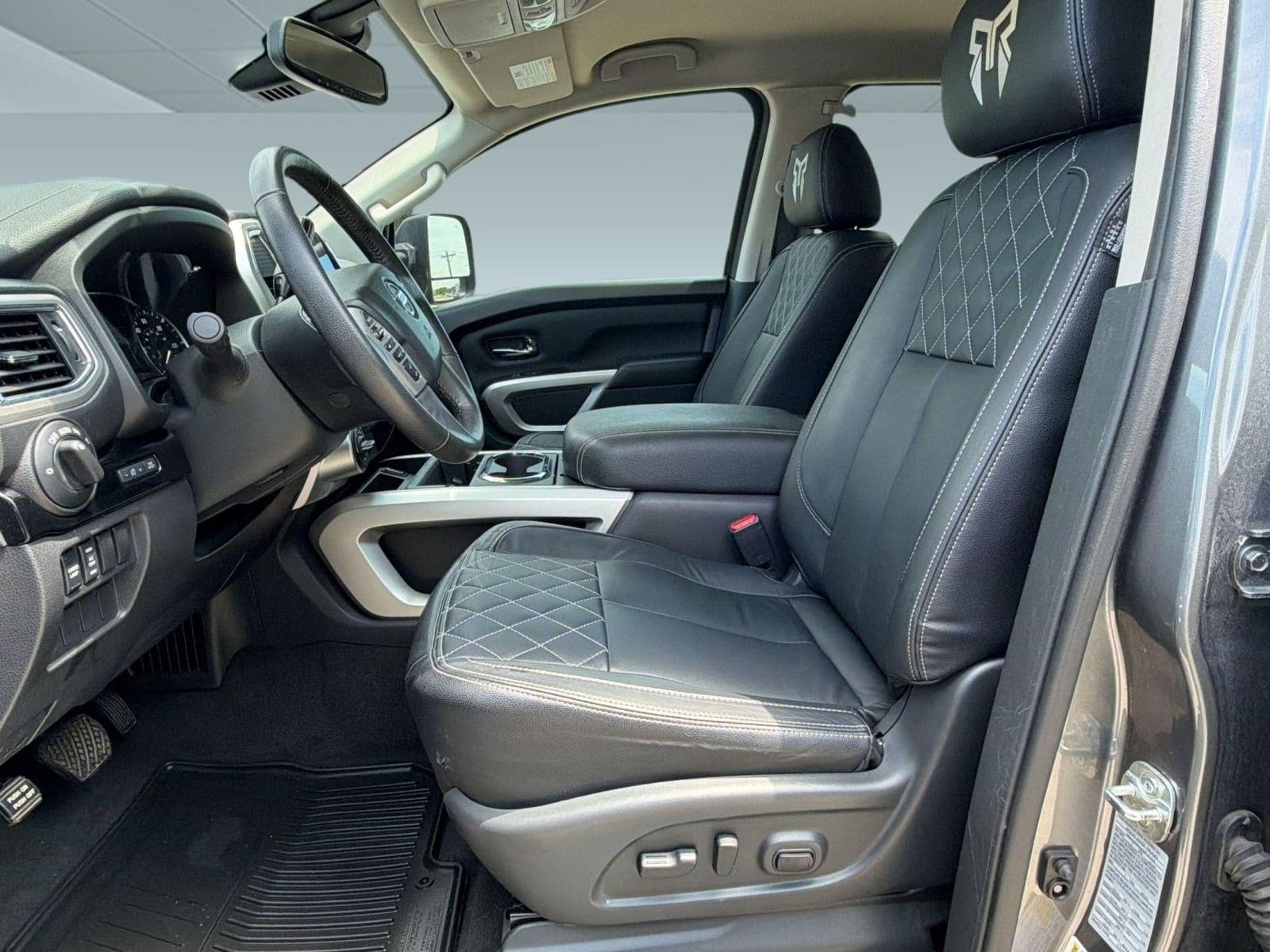 Titan SV Truck Crew Cab