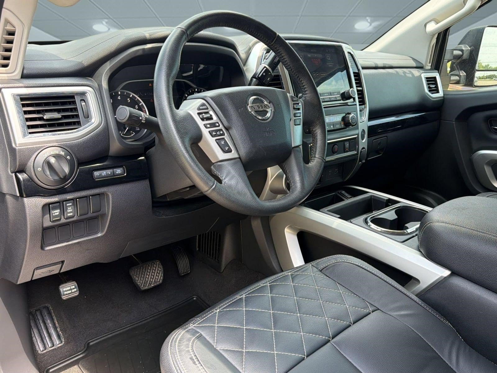 Titan SV Truck Crew Cab
