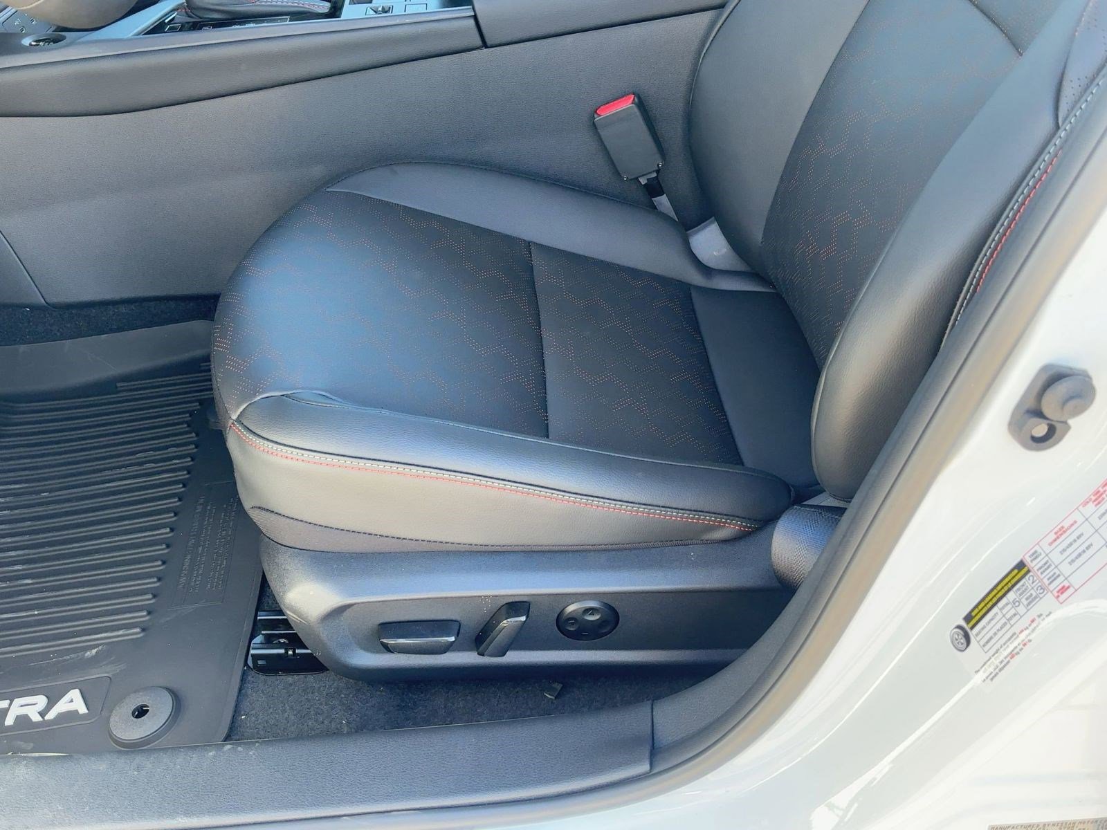 2026 Nissan Sentra SR - Photo 14