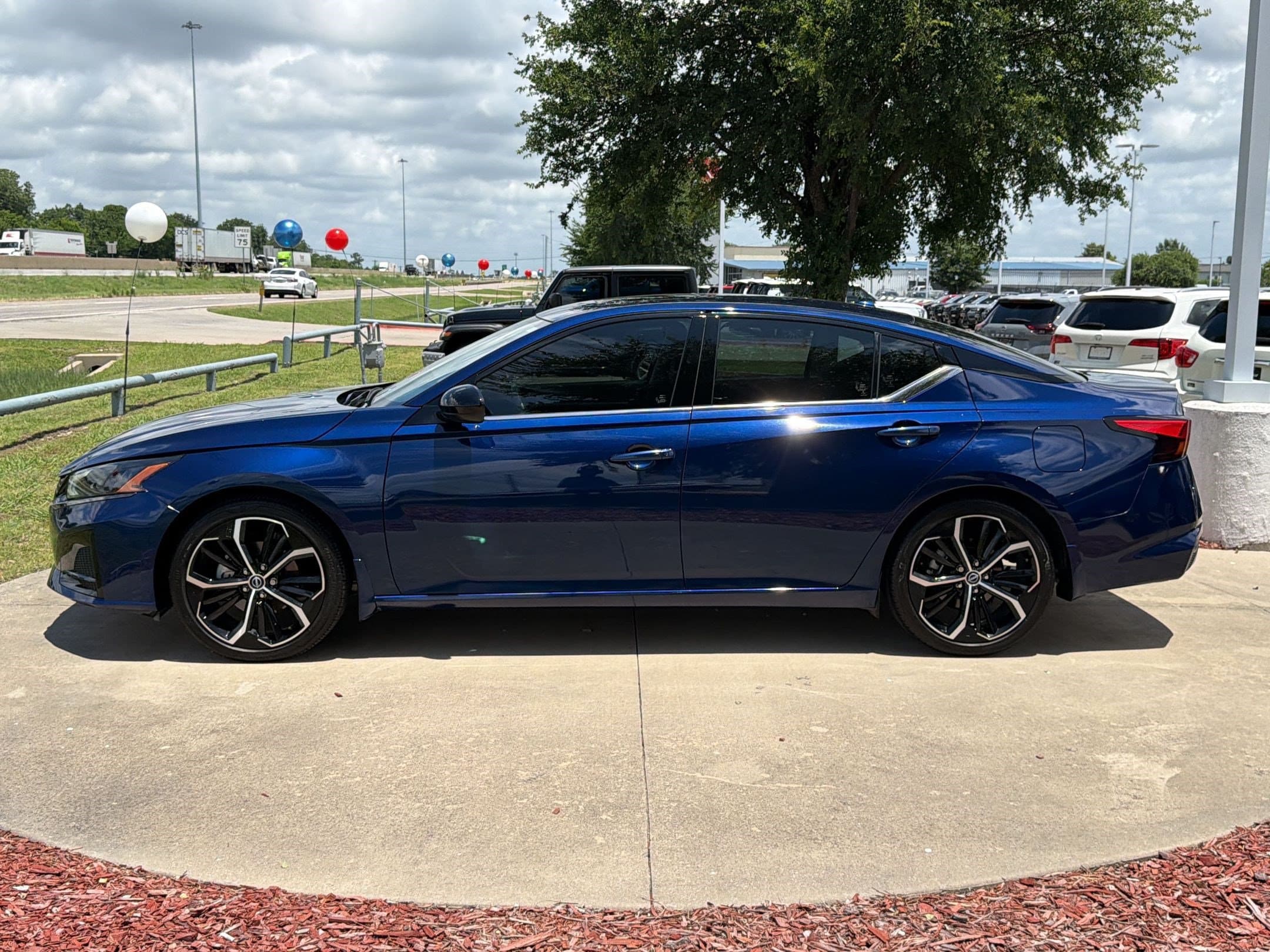 Altima 2.5 SR Sedan