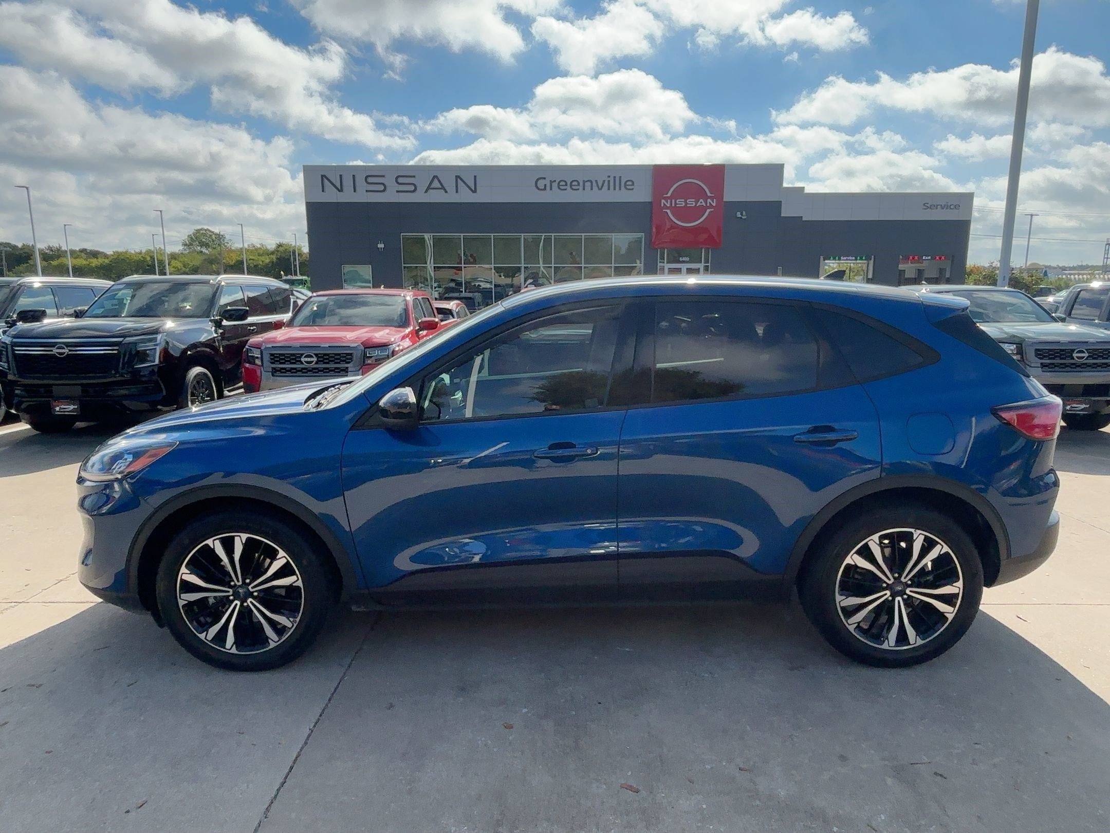 2022 Ford Escape SE photo 2