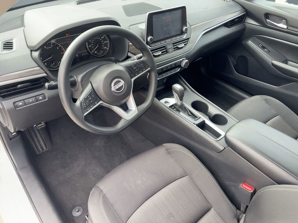 Used 2025 Nissan Altima SV Sedan