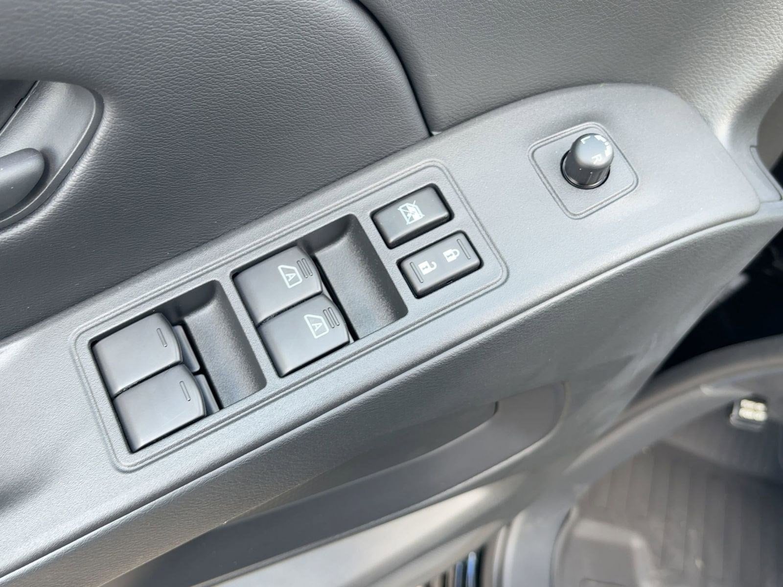 2026 Nissan Frontier SV - Photo 12