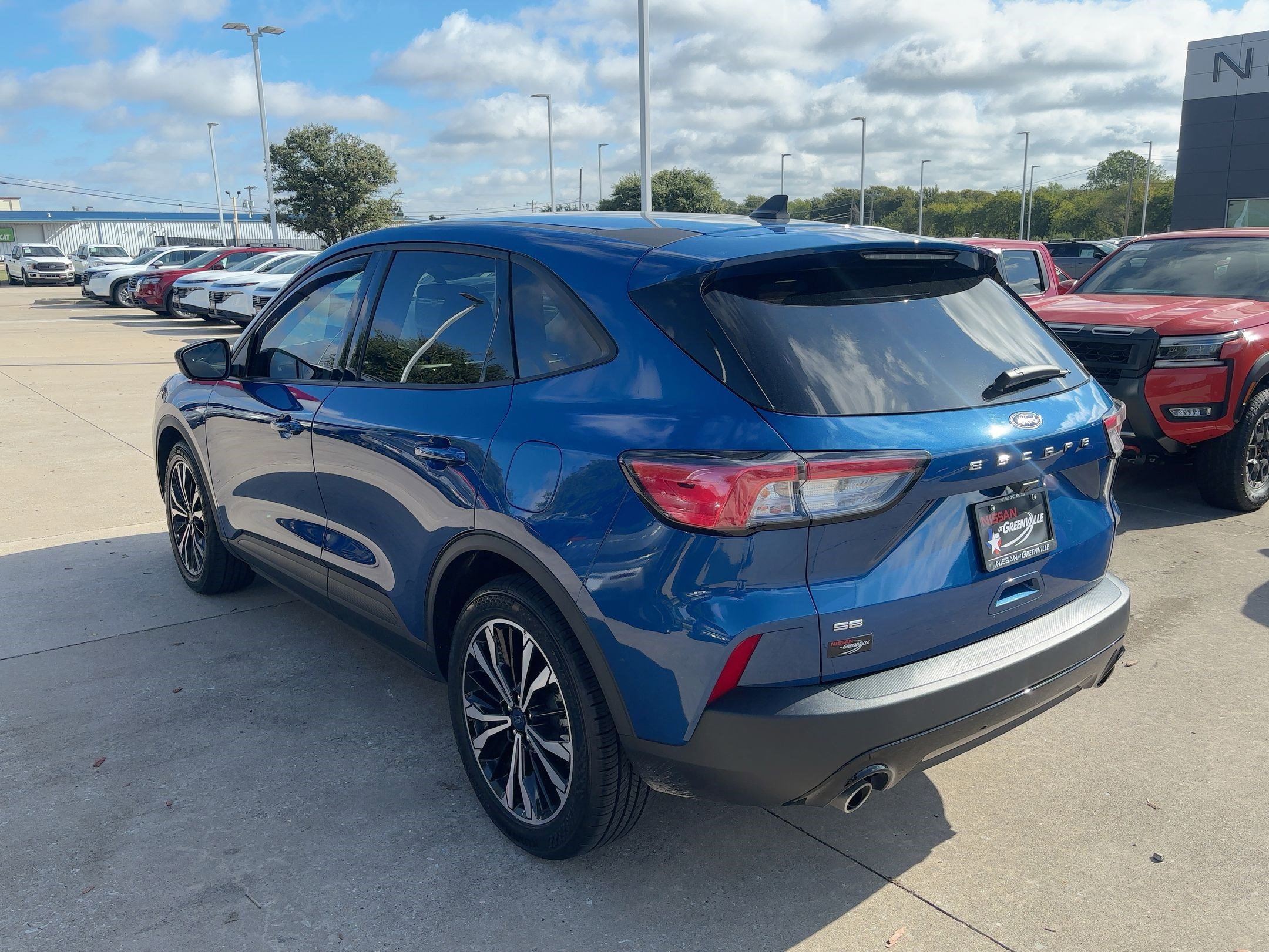2022 Ford Escape SE photo 3