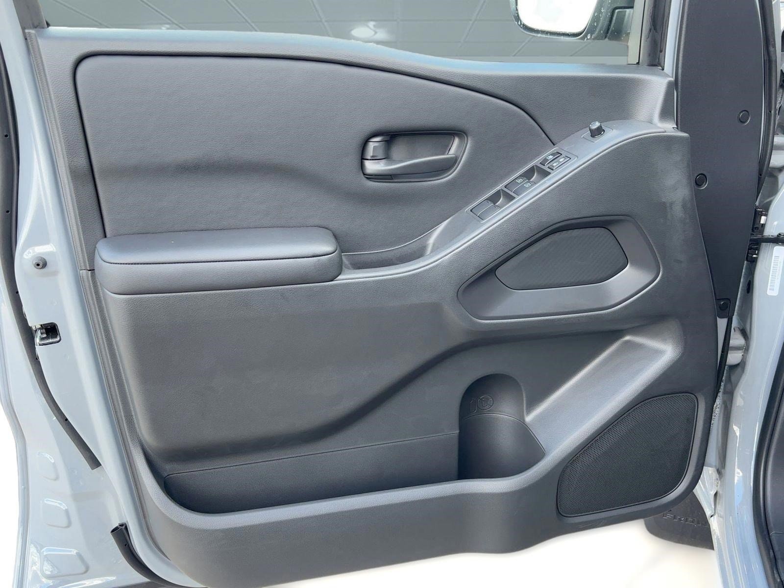 2026 Nissan Frontier SV - Photo 12