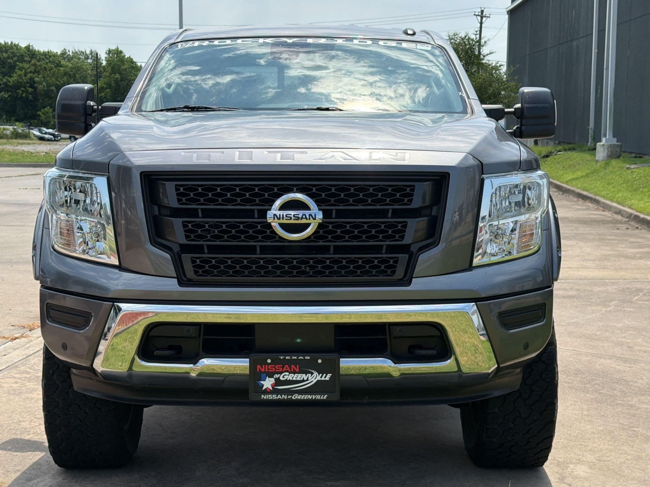 Titan SV Truck Crew Cab