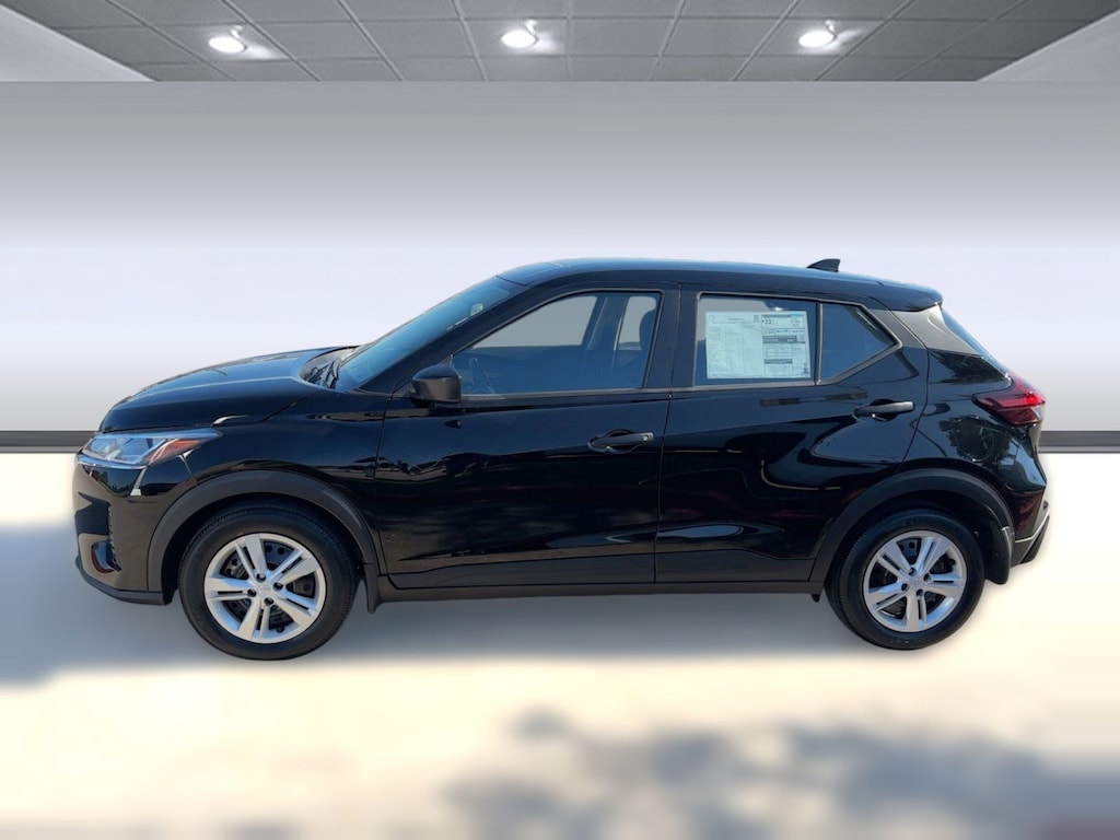 New 2025 Nissan Kicks Play S SUV
