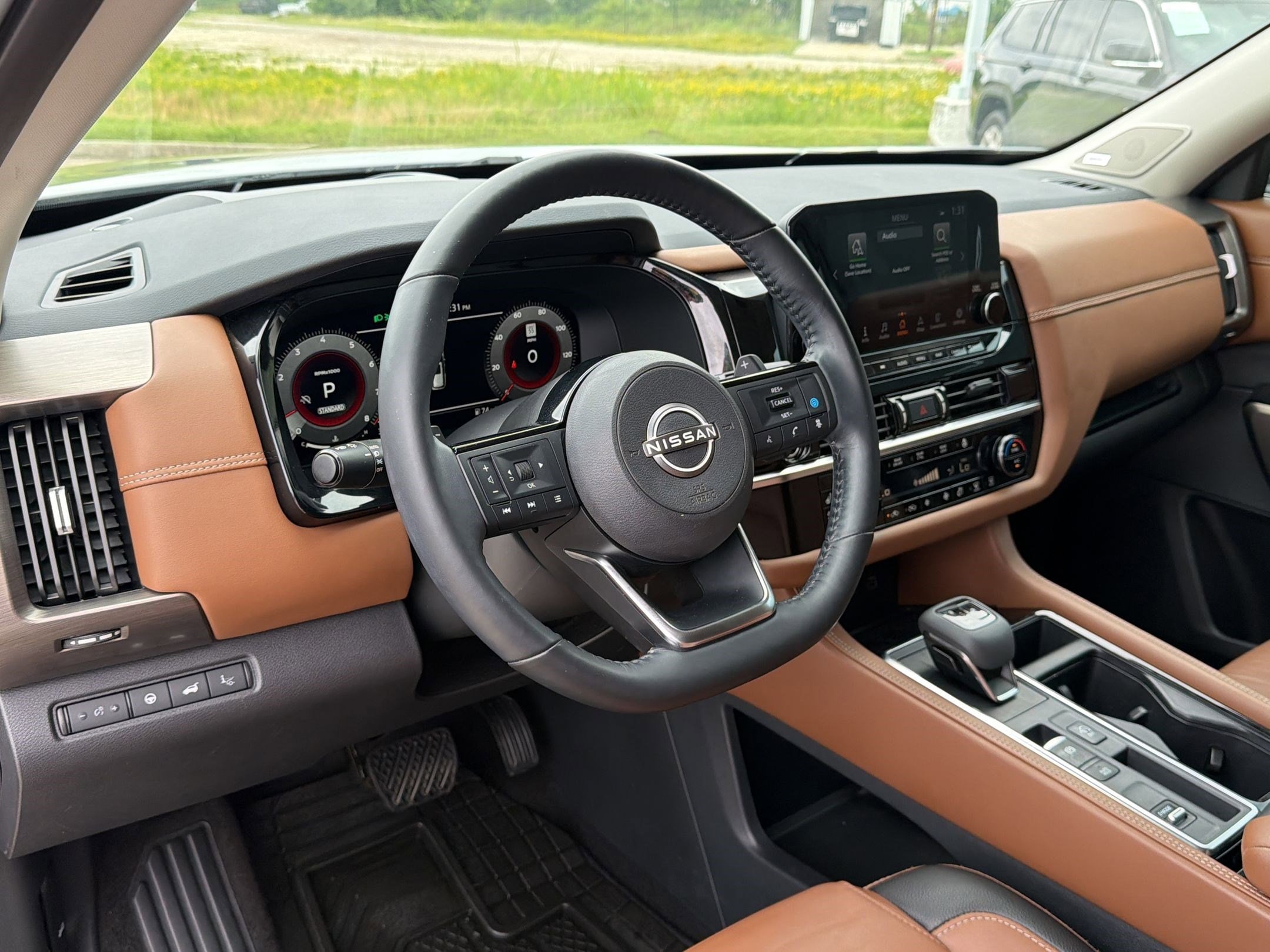 Pathfinder Platinum SUV
