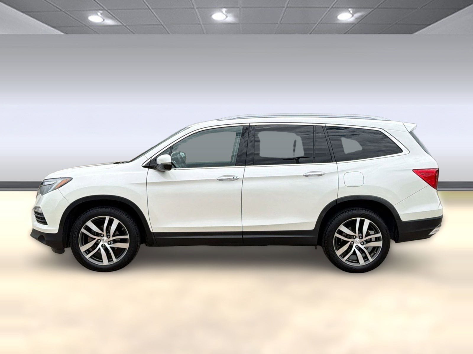 Used 2016 Honda Pilot Elite with VIN 5FNYF6H0XGB070450 for sale in Greenville, TX