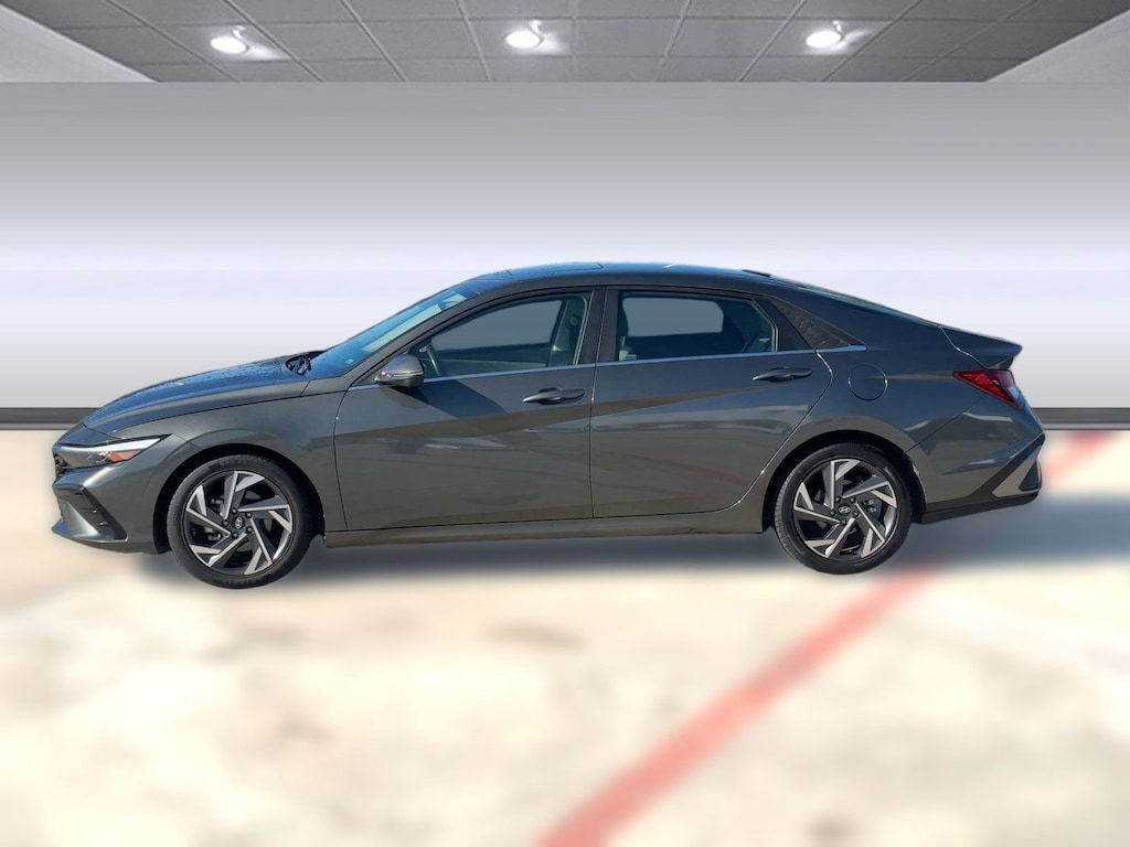 Used 2024 Hyundai Elantra Limited Sedan