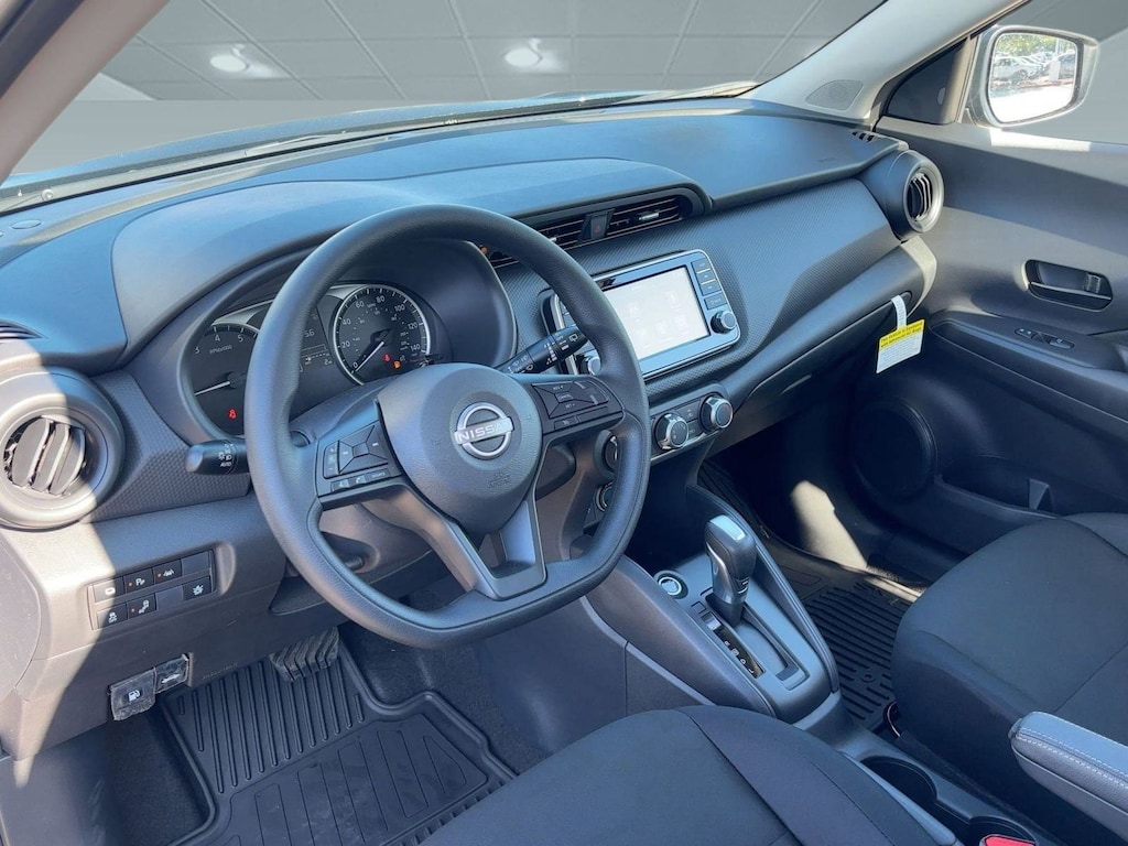 New 2025 Nissan Kicks Play S SUV