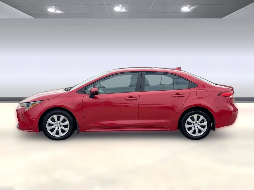 Used 2021 Toyota Corolla LE Sedan