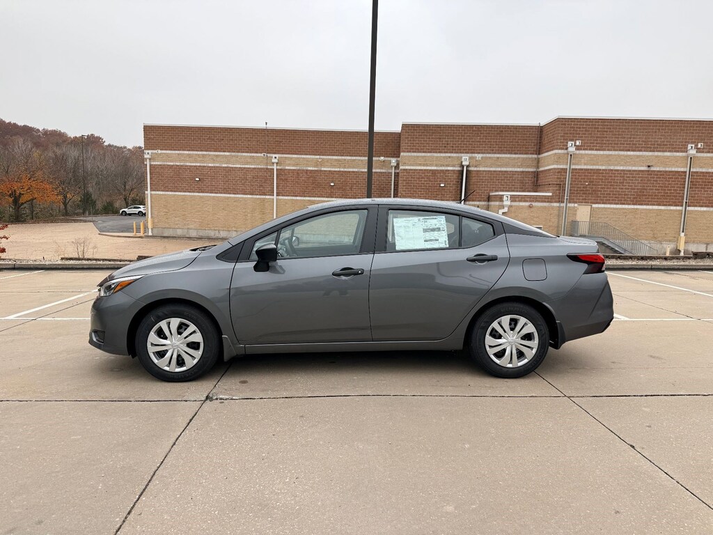 New 2025 Nissan Versa 1.6 S Sedan