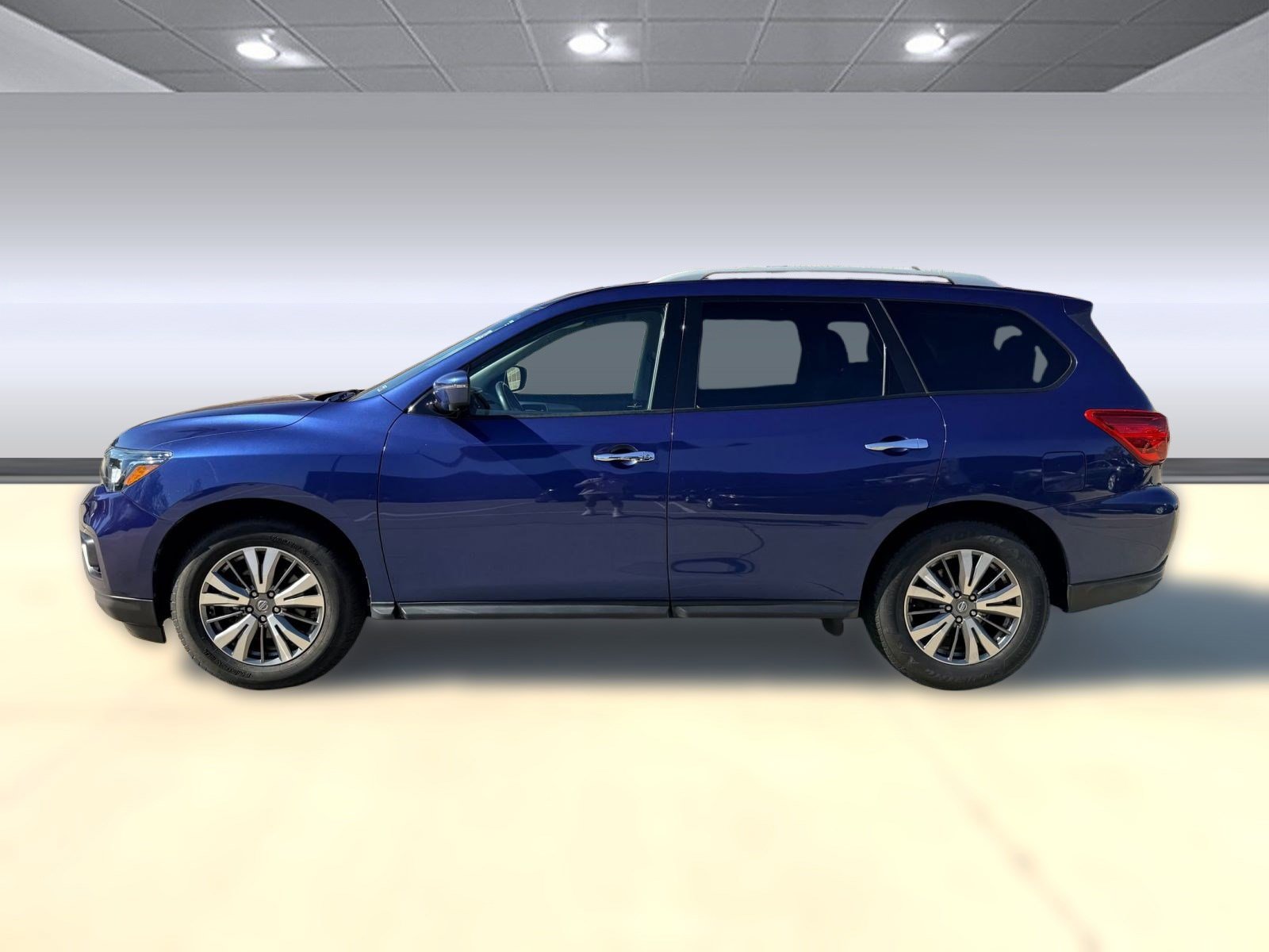 2020 Nissan Pathfinder SL photo 2