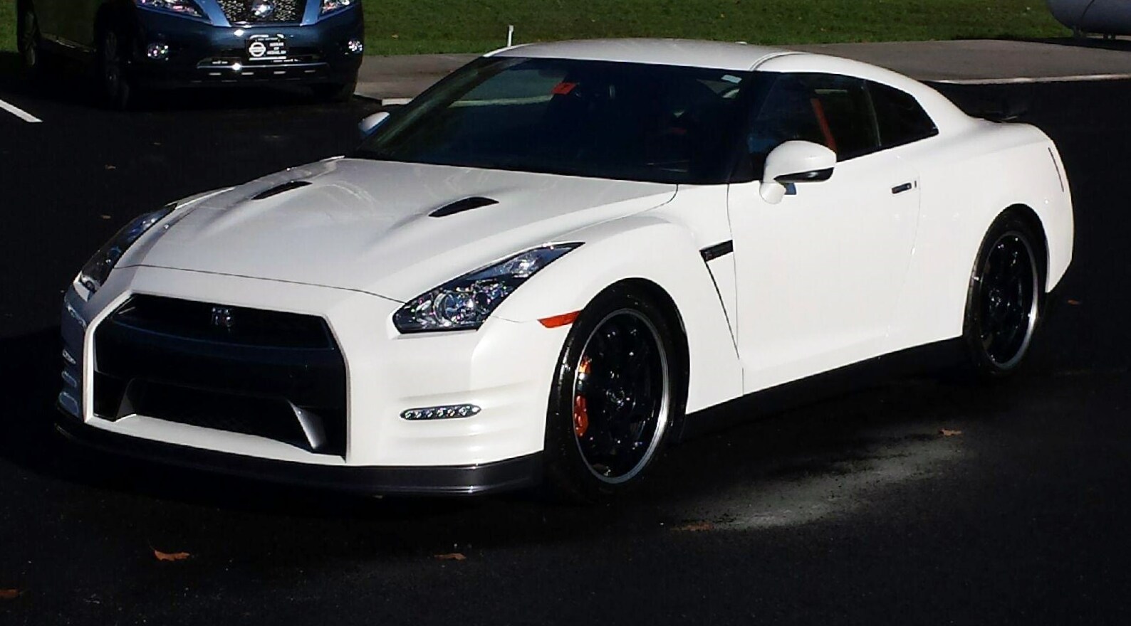 Auto Detailing Services Nissan of Keene