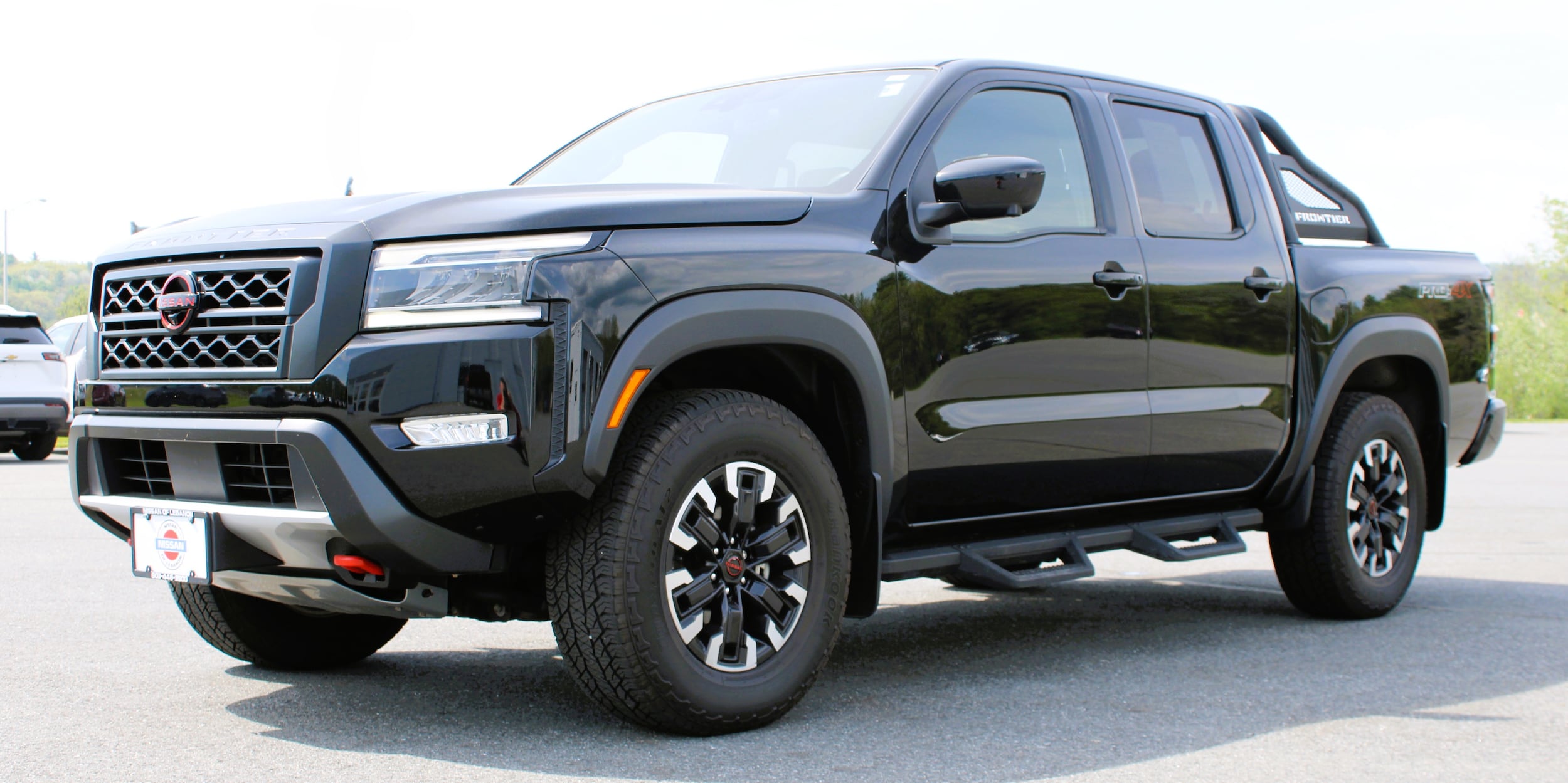 2023 Nissan Frontier PRO-4X Crew Cab 4X4's photo