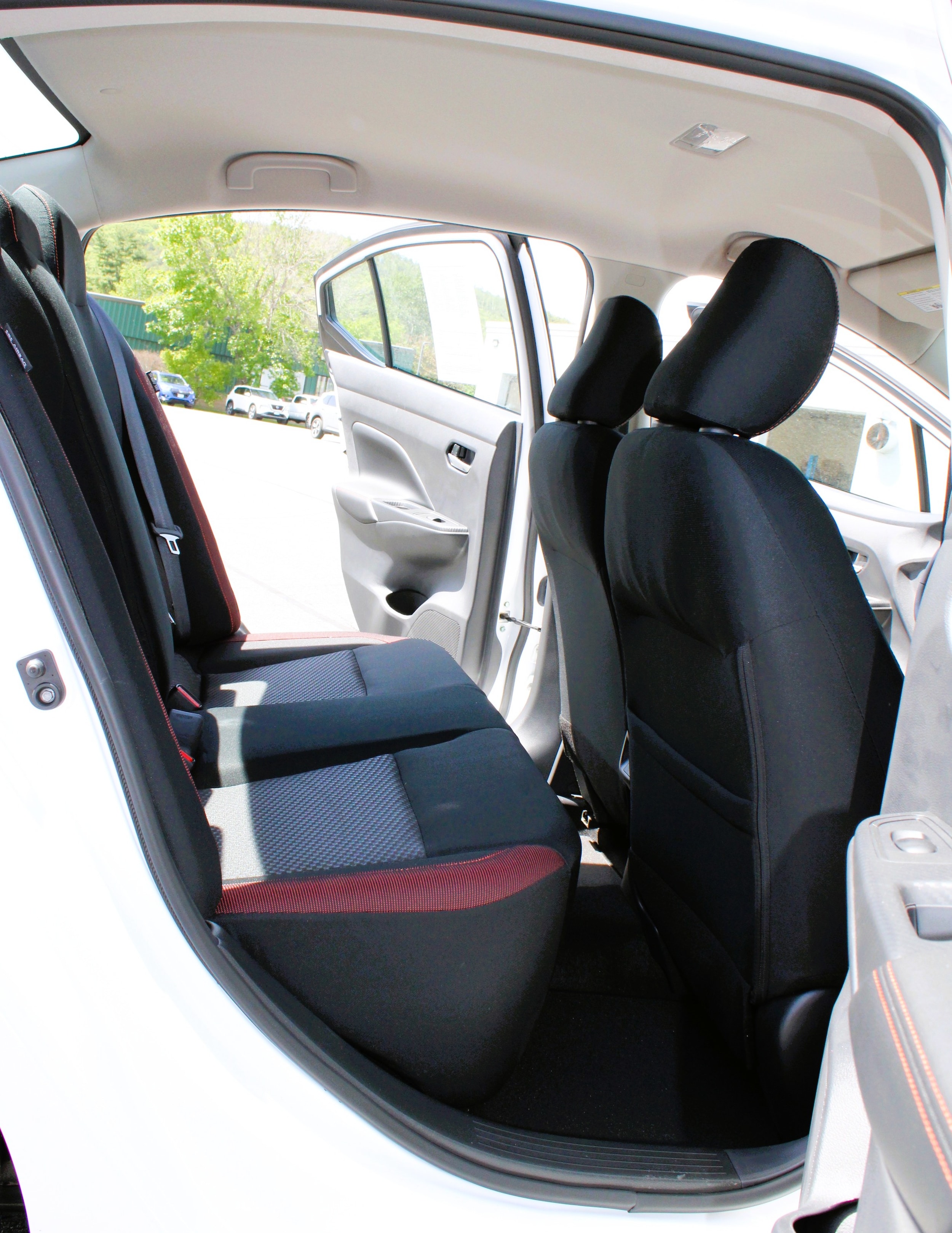 2025 Nissan Versa Sedan SR - Photo 19