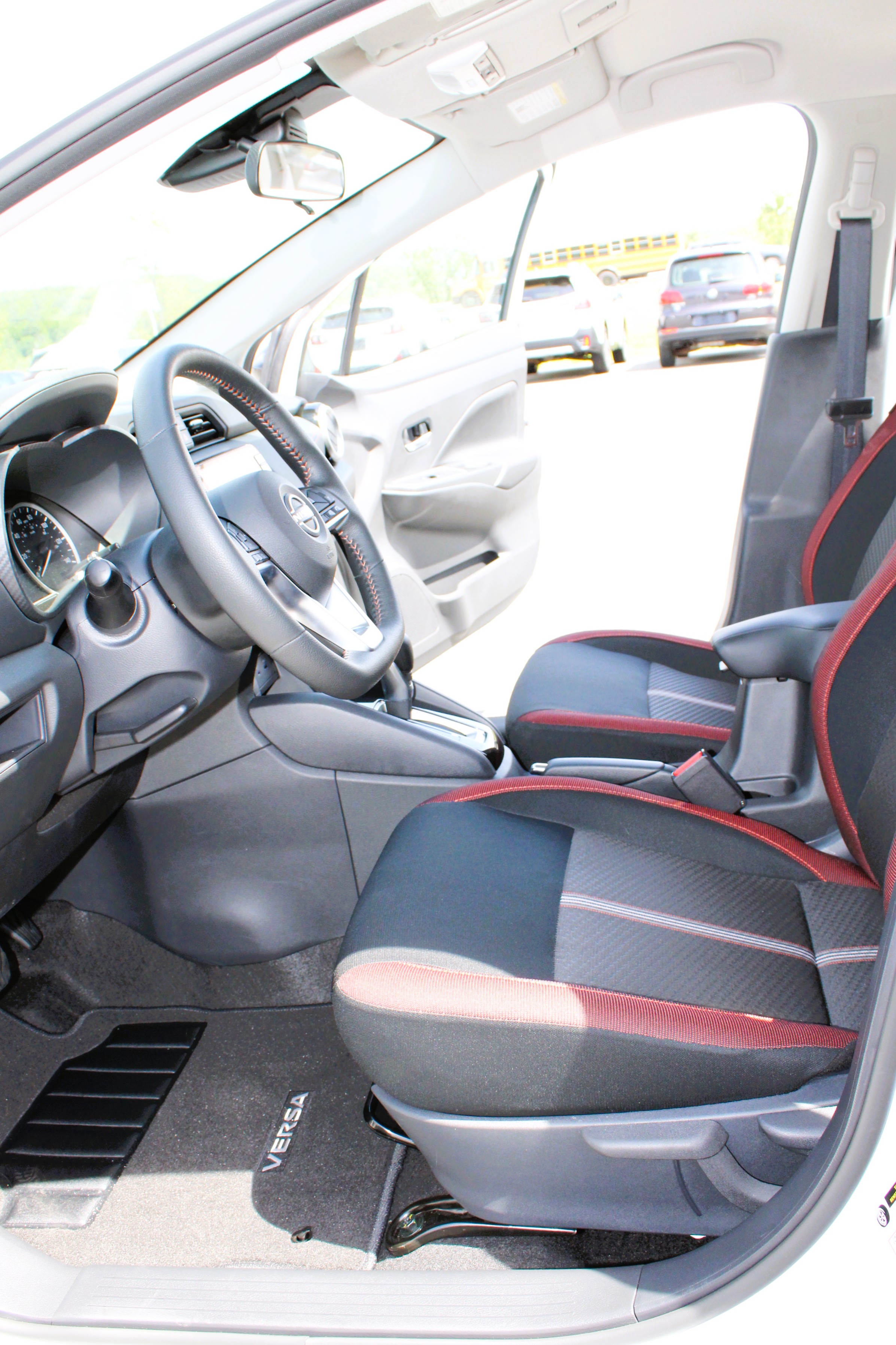 2025 Nissan Versa Sedan SR - Photo 22