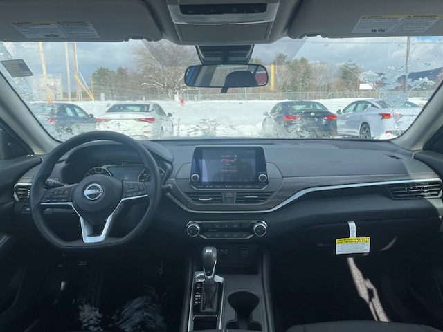 2025 Nissan Altima SV - Photo 11
