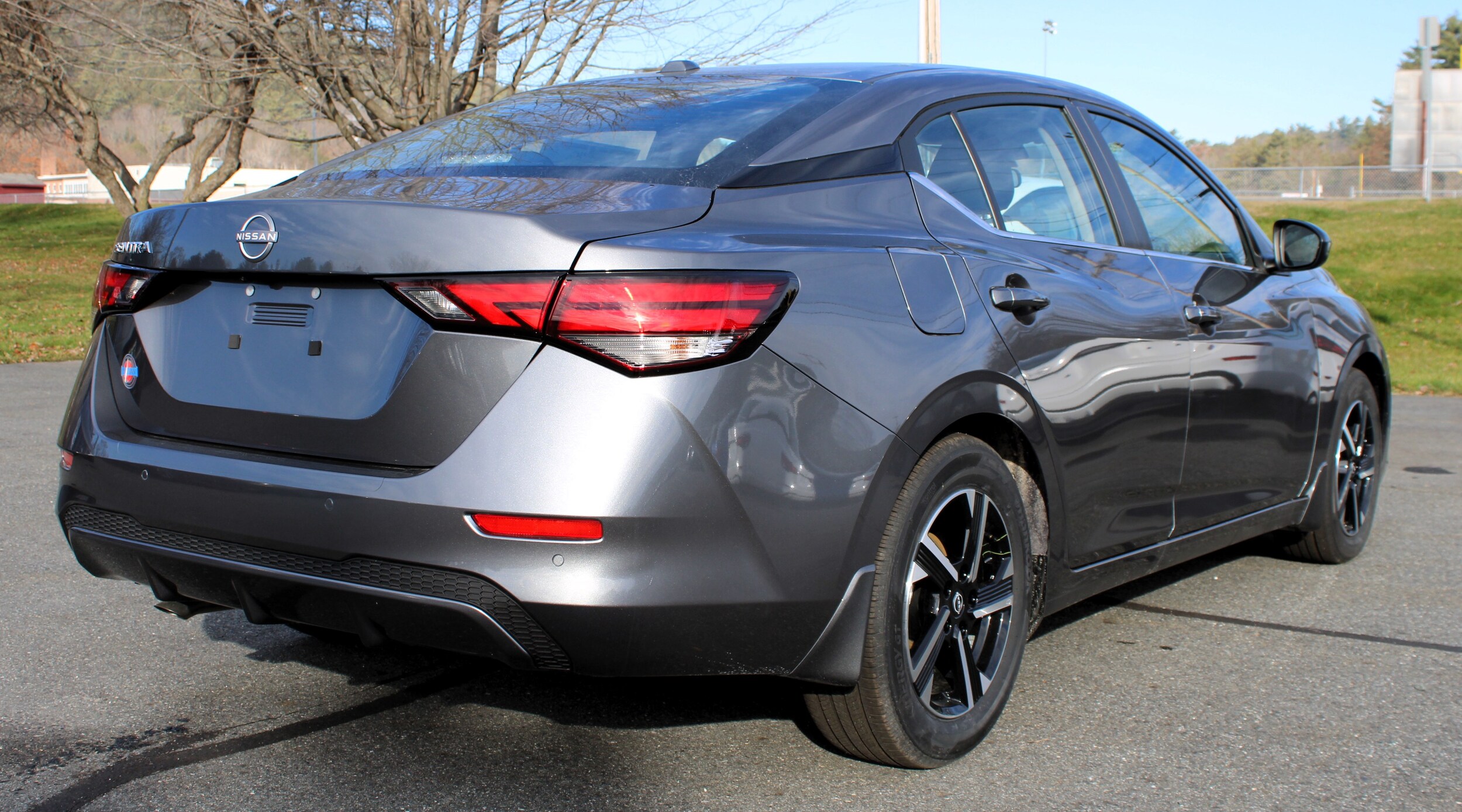 2025 Nissan Sentra SV photo 3