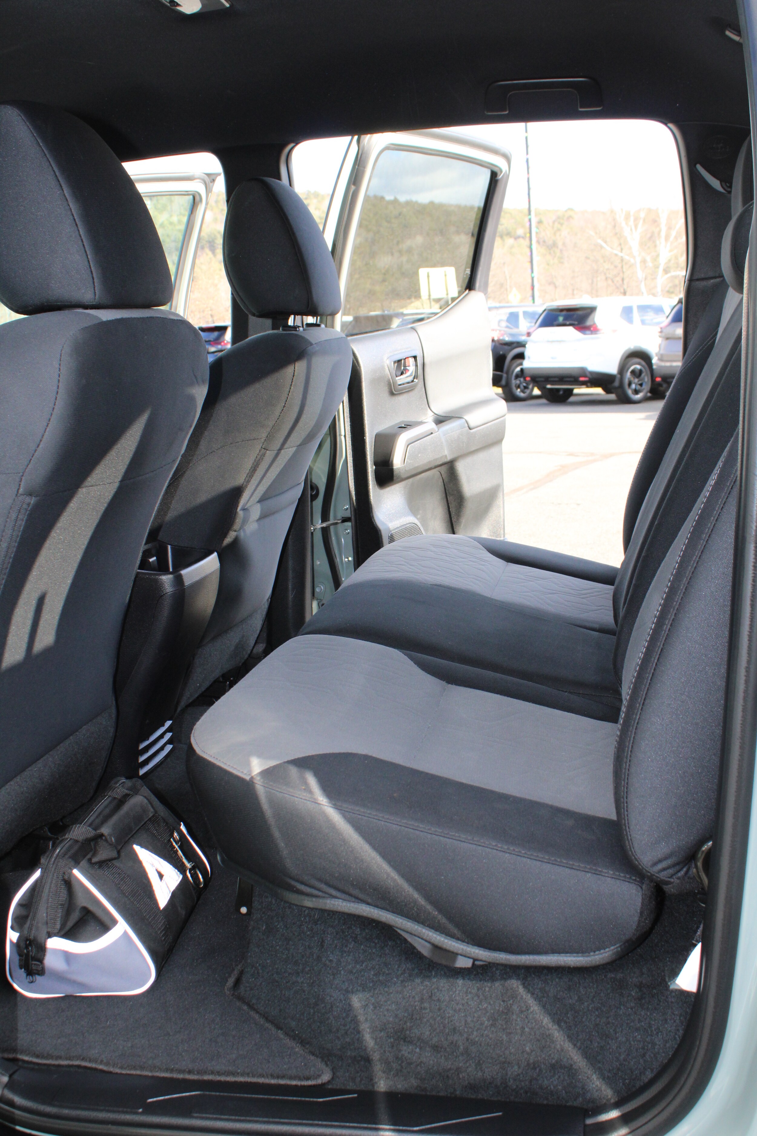 2022 Toyota Tacoma Double Cab photo 3