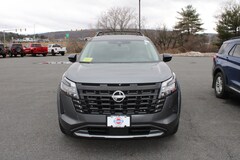 2026 Nissan Pathfinder Platinum SUV