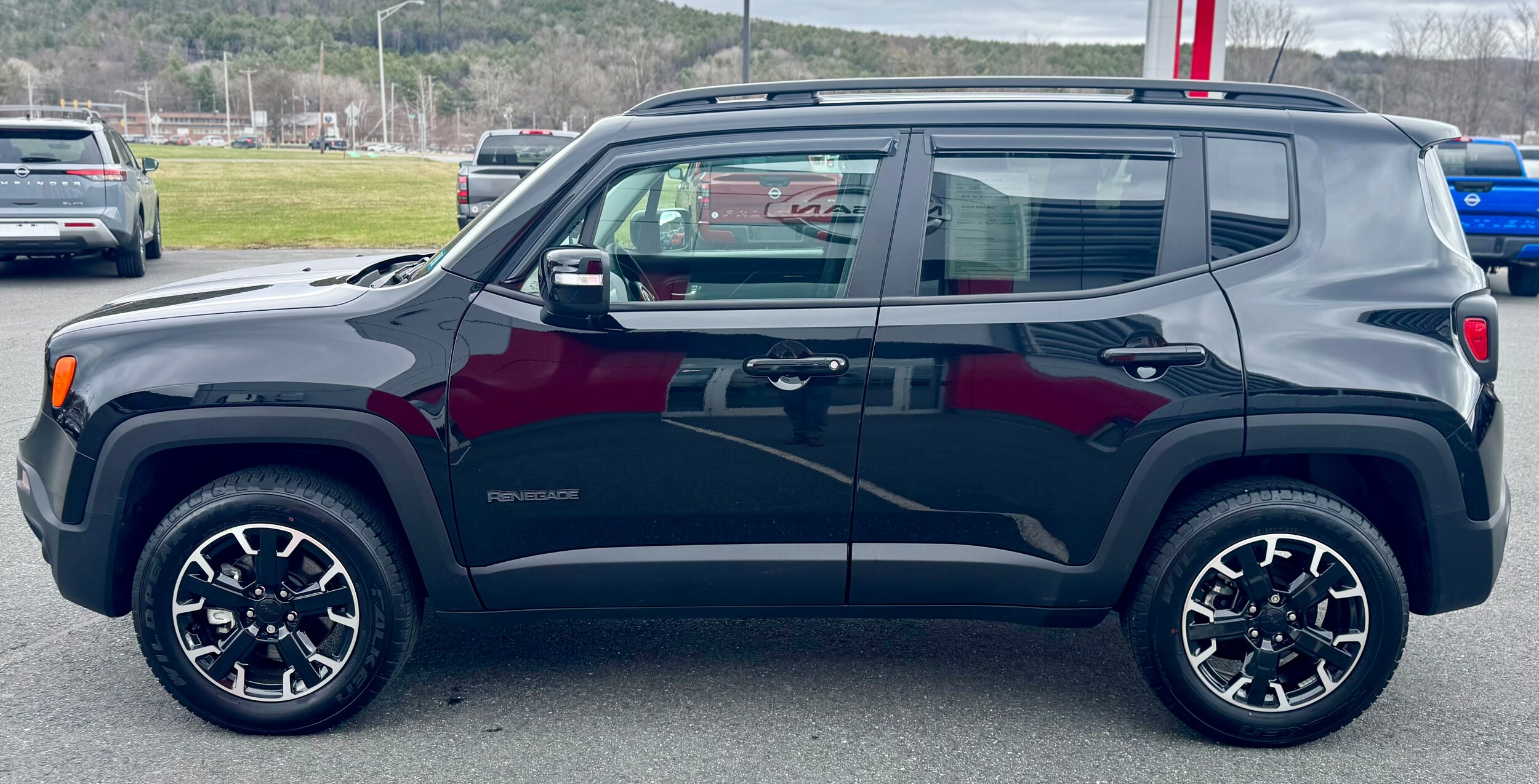 2023 Jeep Renegade Latitude Upland photo 2