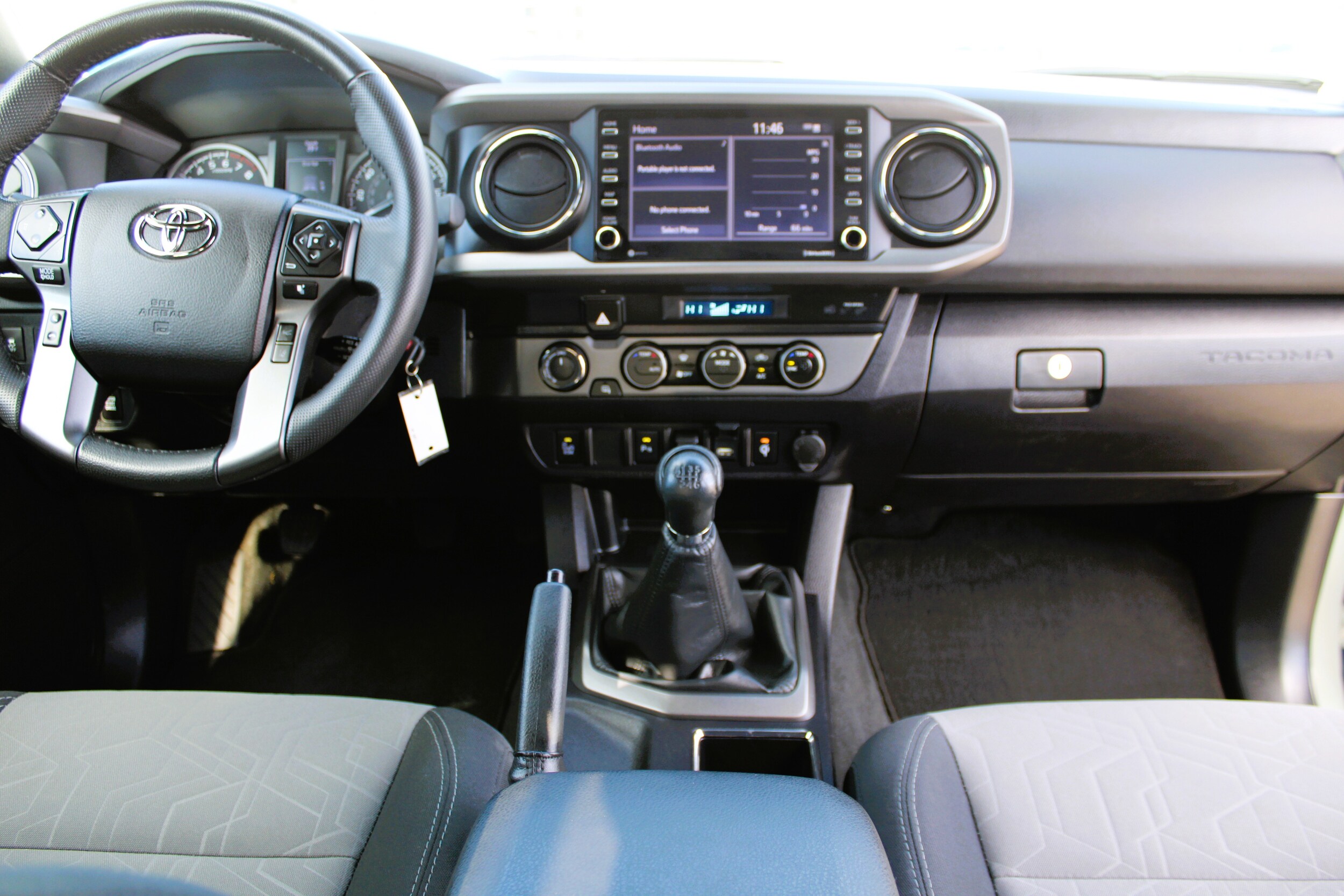 2022 Toyota Tacoma Double Cab photo 2