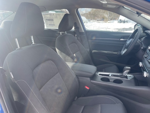 2025 Nissan Altima SV - Photo 10