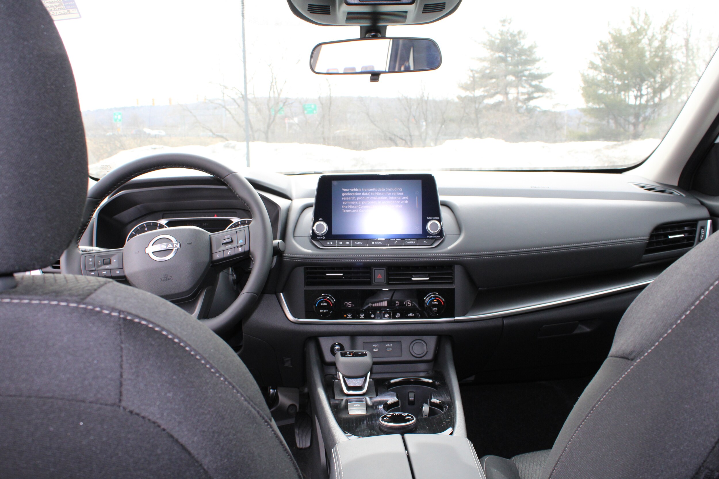 2025 Nissan Rogue SV - Photo 10