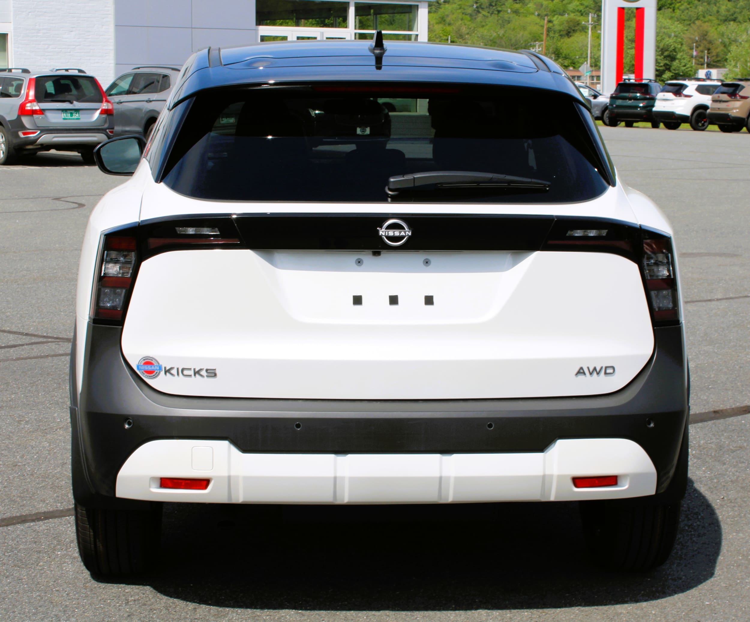 2025 Nissan Kicks SV AWD - Photo 8