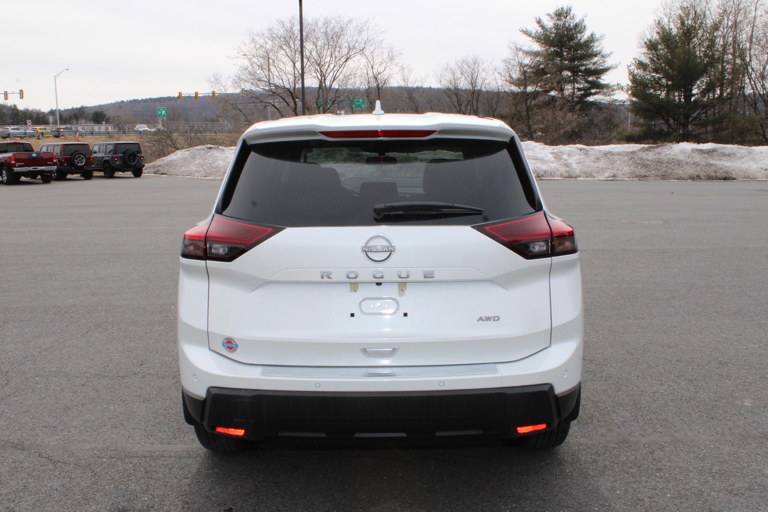 2025 Nissan Rogue SV - Photo 6