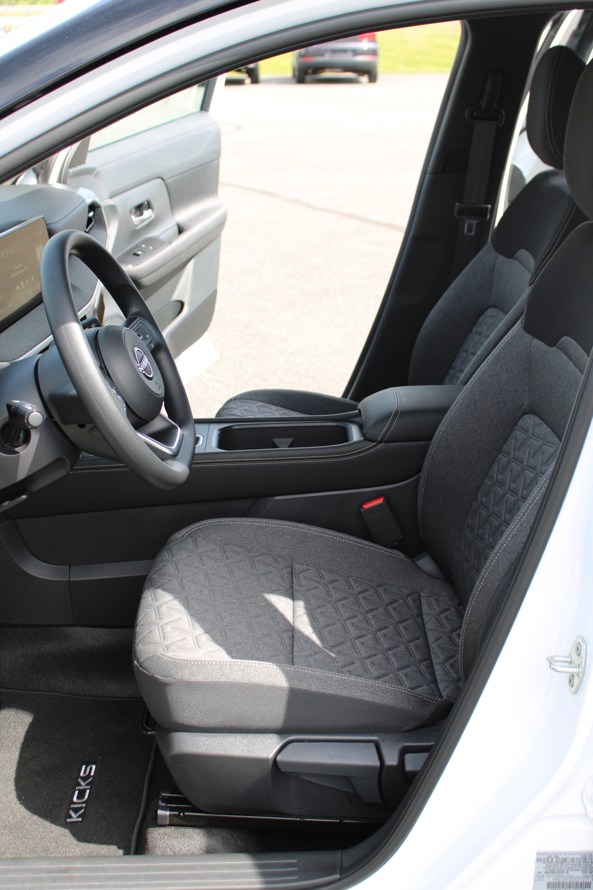 2025 Nissan Kicks SV AWD - Photo 17