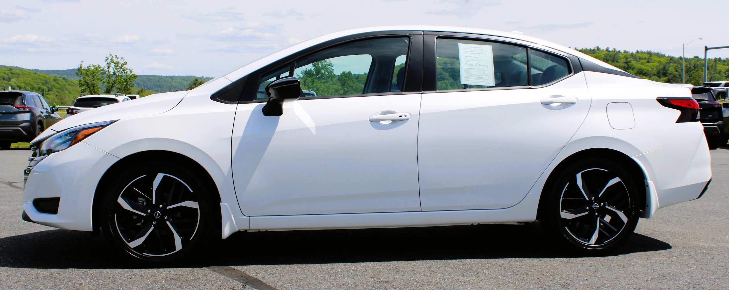 2025 Nissan Versa Sedan SR - Photo 13