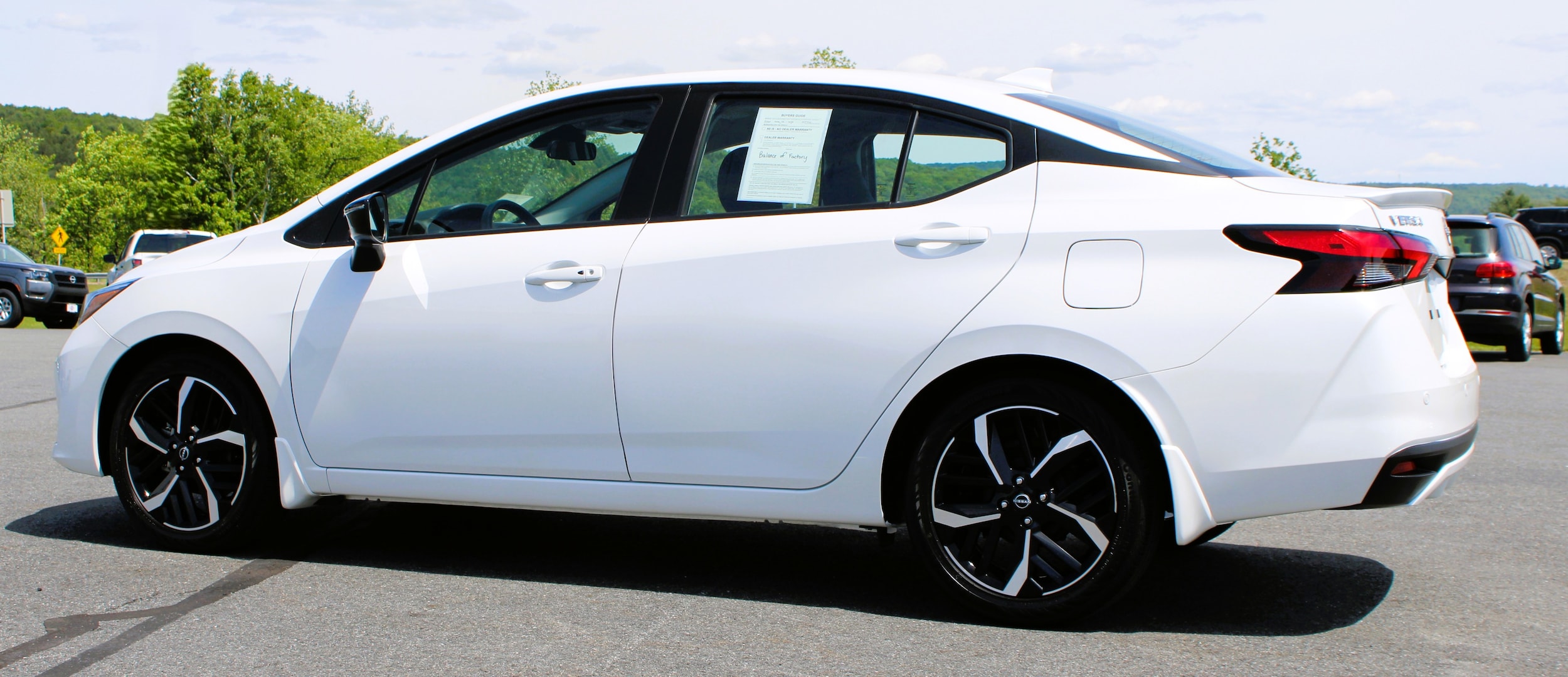 2025 Nissan Versa Sedan SR - Photo 12